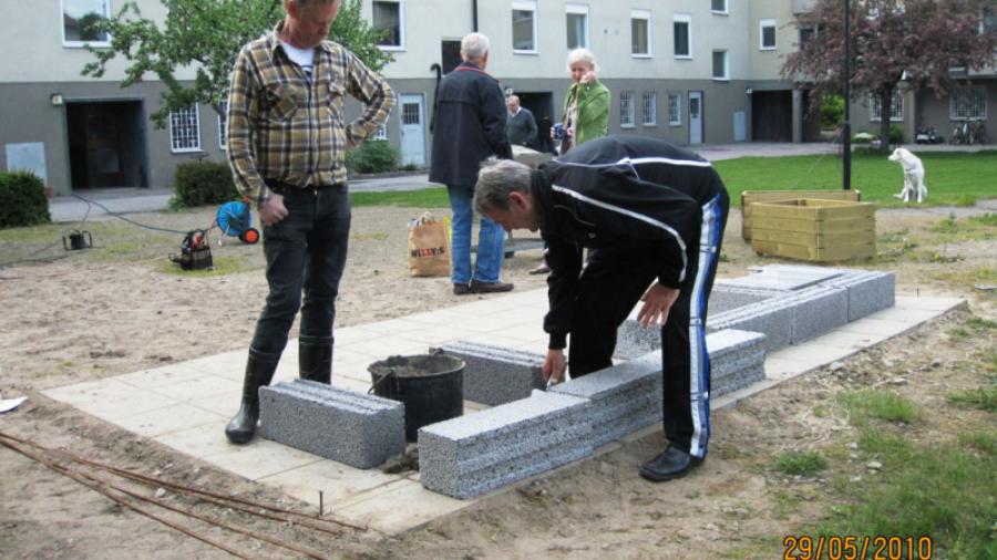 Sture och Molle lägger grunden