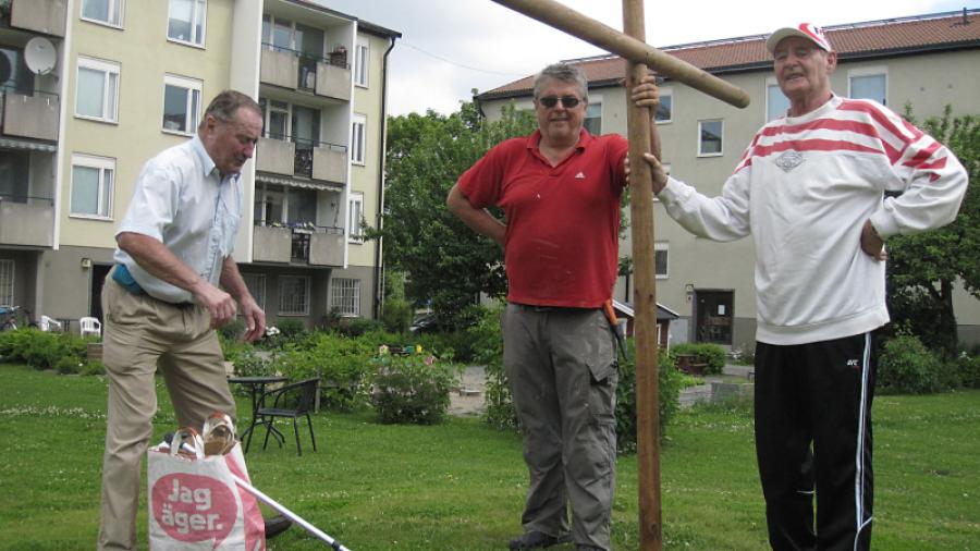 Kurre Calle och Molle håller stången
