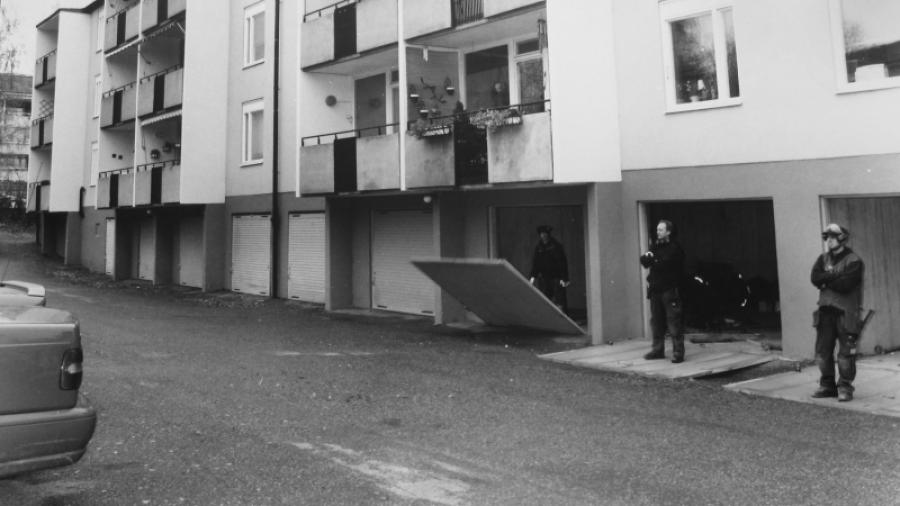 Killarna börjar fälla sina dörrar i turordning.